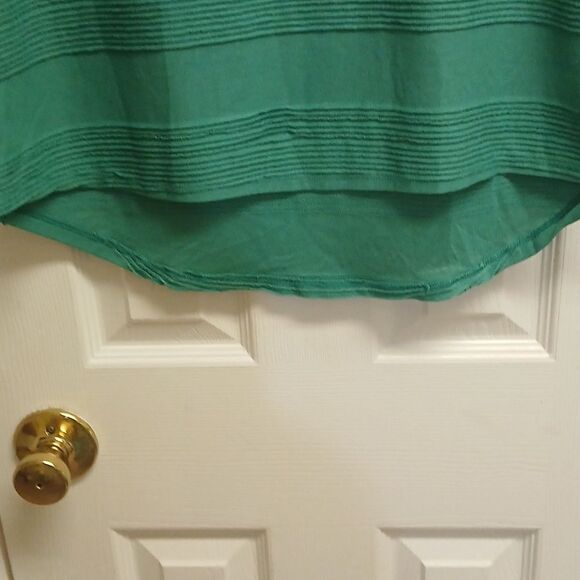 ⭐️5/$25 SALE LuLa Roe Green Women's Pullover Top Sixe XS - Picture 3 of 6